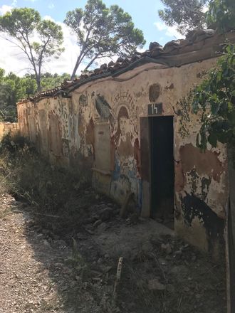 Verlassenes Haus am Wanderweg von Sant Elam nach La Trapa